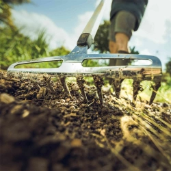Rateau à massifs et rosiers Xact  - 10 dents manche alu - tête en acier